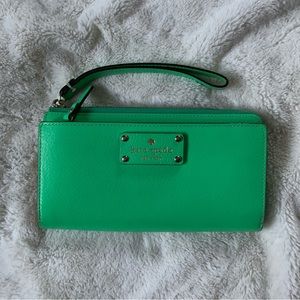 Green Kate Spade Wristlet / Wrist Wallet